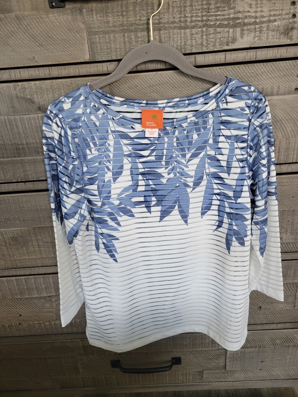 Hearts of Palm Size Small,Blue and White Leaf-Print Long Sleeve Tee